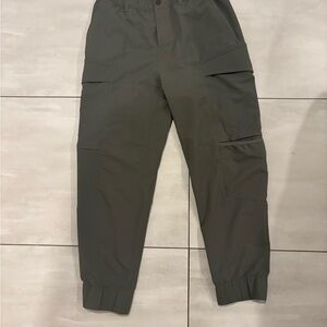 Men's lululemon olive cargo pants